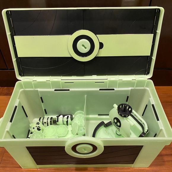 Ryan S World Toys Ryans World Glow In The Dark Treasure Chest Poshmark